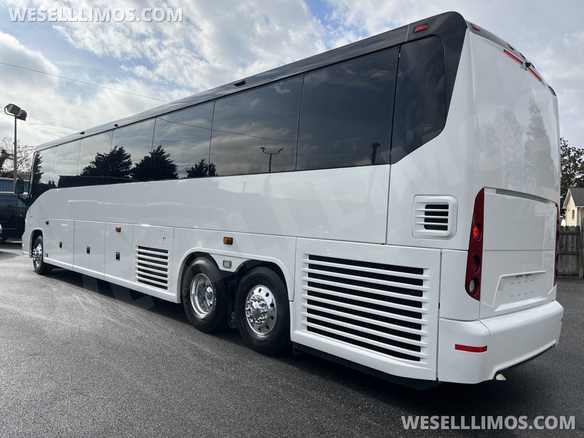 Motorcoach for Sale in Pasadena, MD - Photo 3