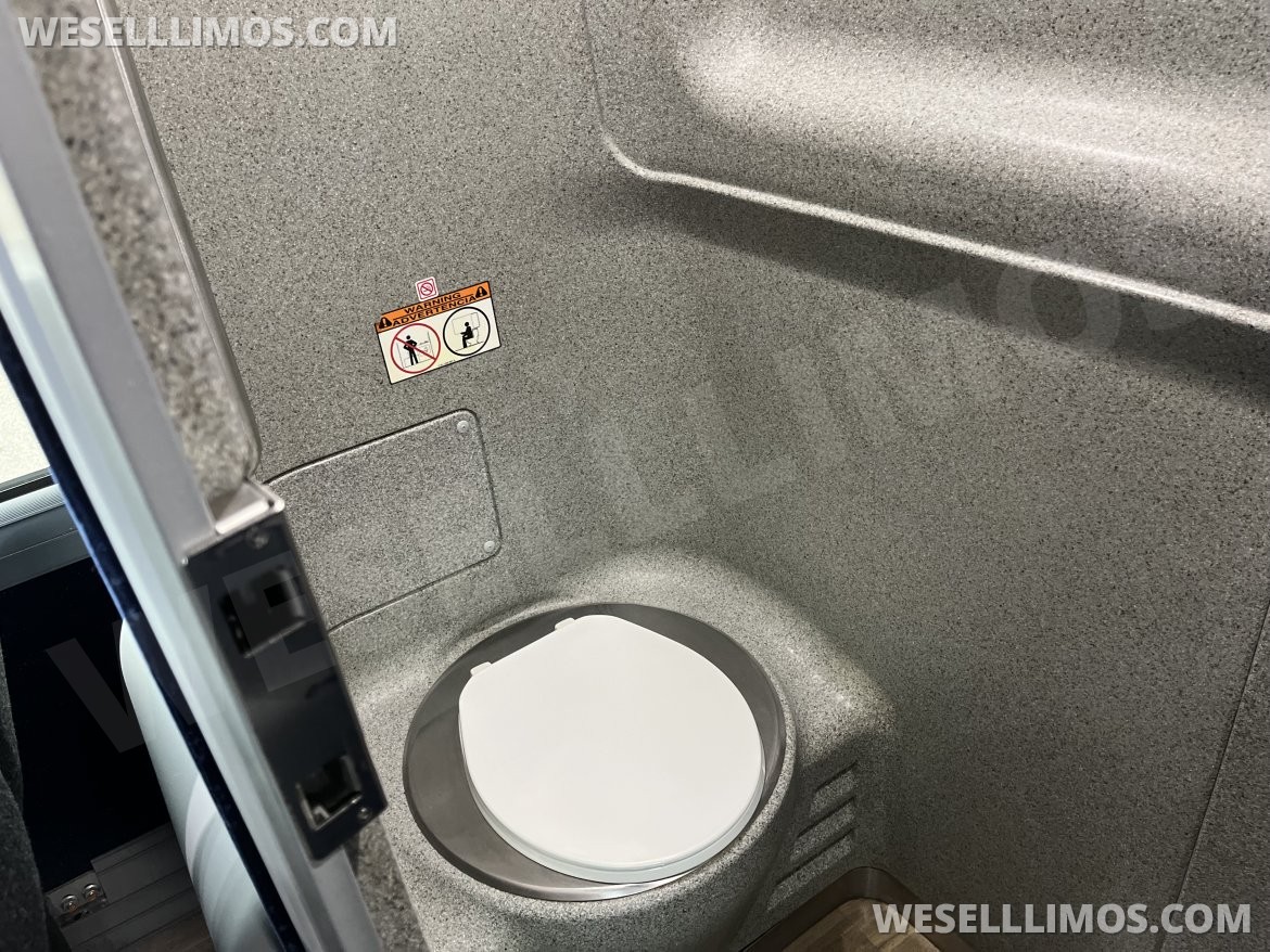 Motorcoach for Sale in Pasadena, MD - Photo 8