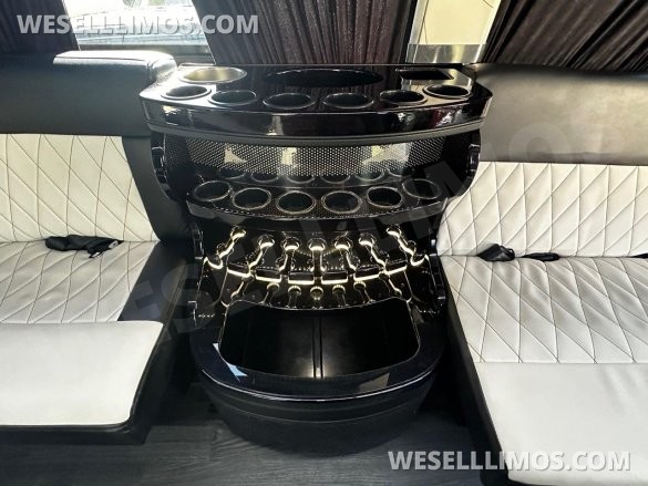 2019 Mercedes-Benz 3500 Sprinter Sprinter for Sale in Carson, CA - Photo 2