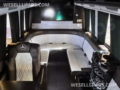 2019 Mercedes-Benz 3500 Sprinter Sprinter for Sale in Carson, California, US - Photo 4