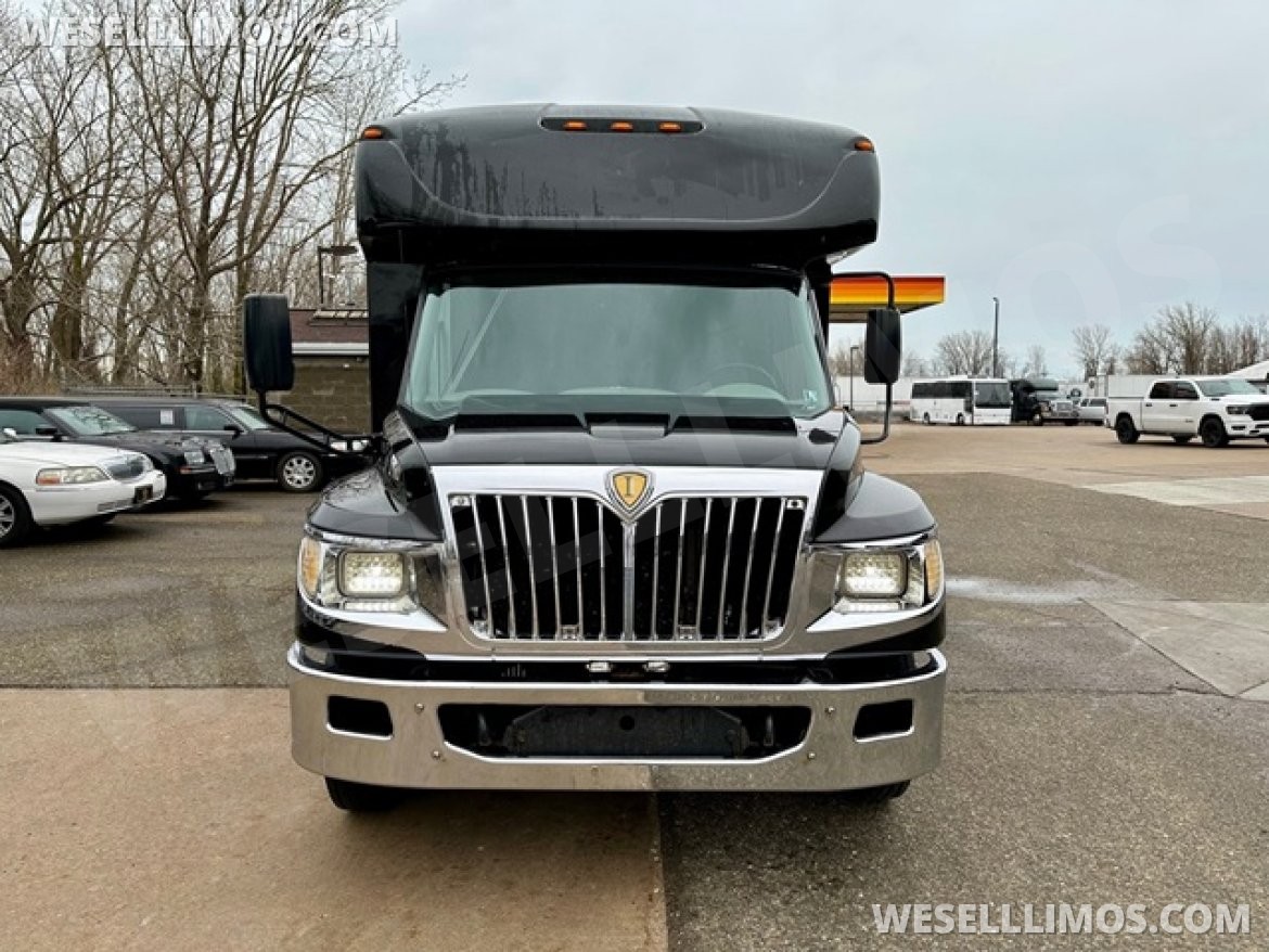 2014 Global Motor Coach IC Bus Starcraft Limo Party Bus - Main Photo