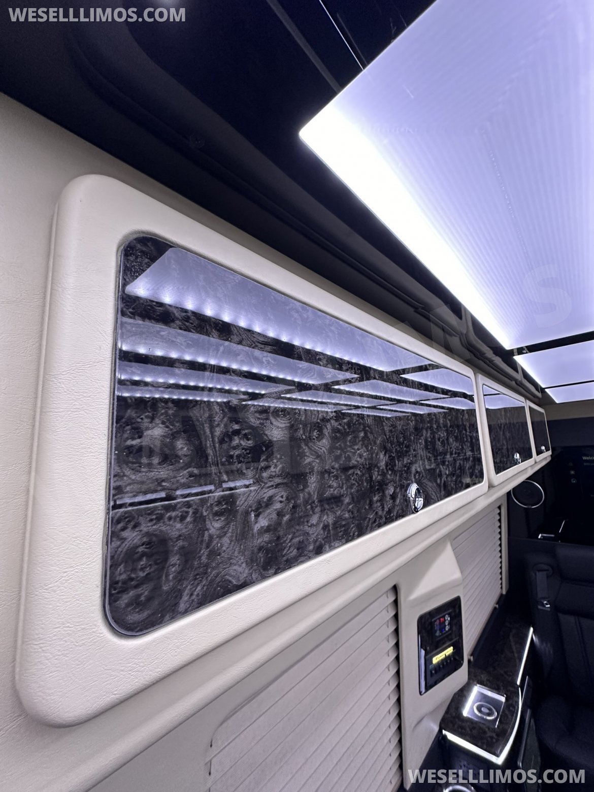 2025 CEO White Mercedes-Benz Sprinter - Photo 4