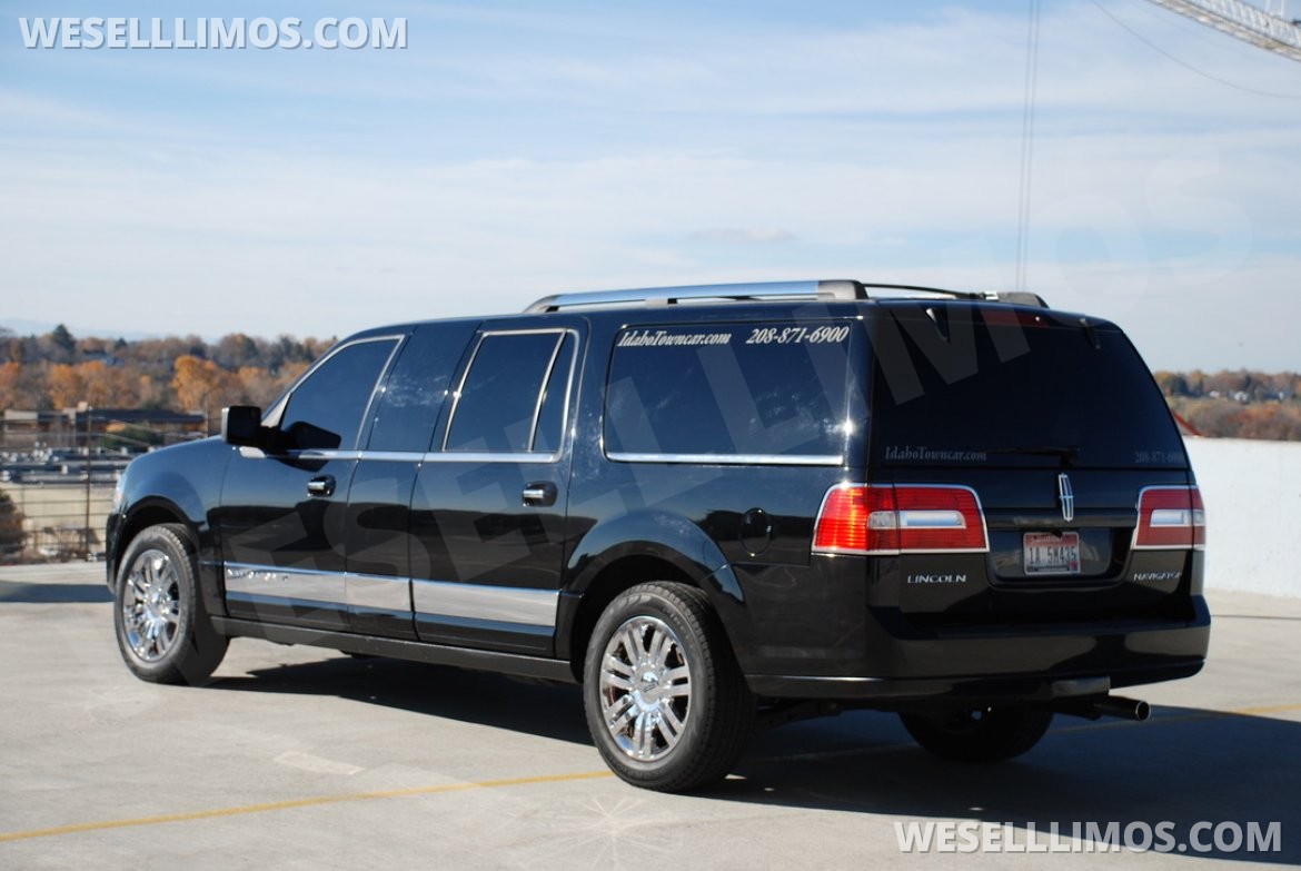 Limousine for sale: 2008 Lincoln Navigator L