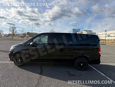 2020 First class customs Mercedes-Benz Metris Sprinter with air ride