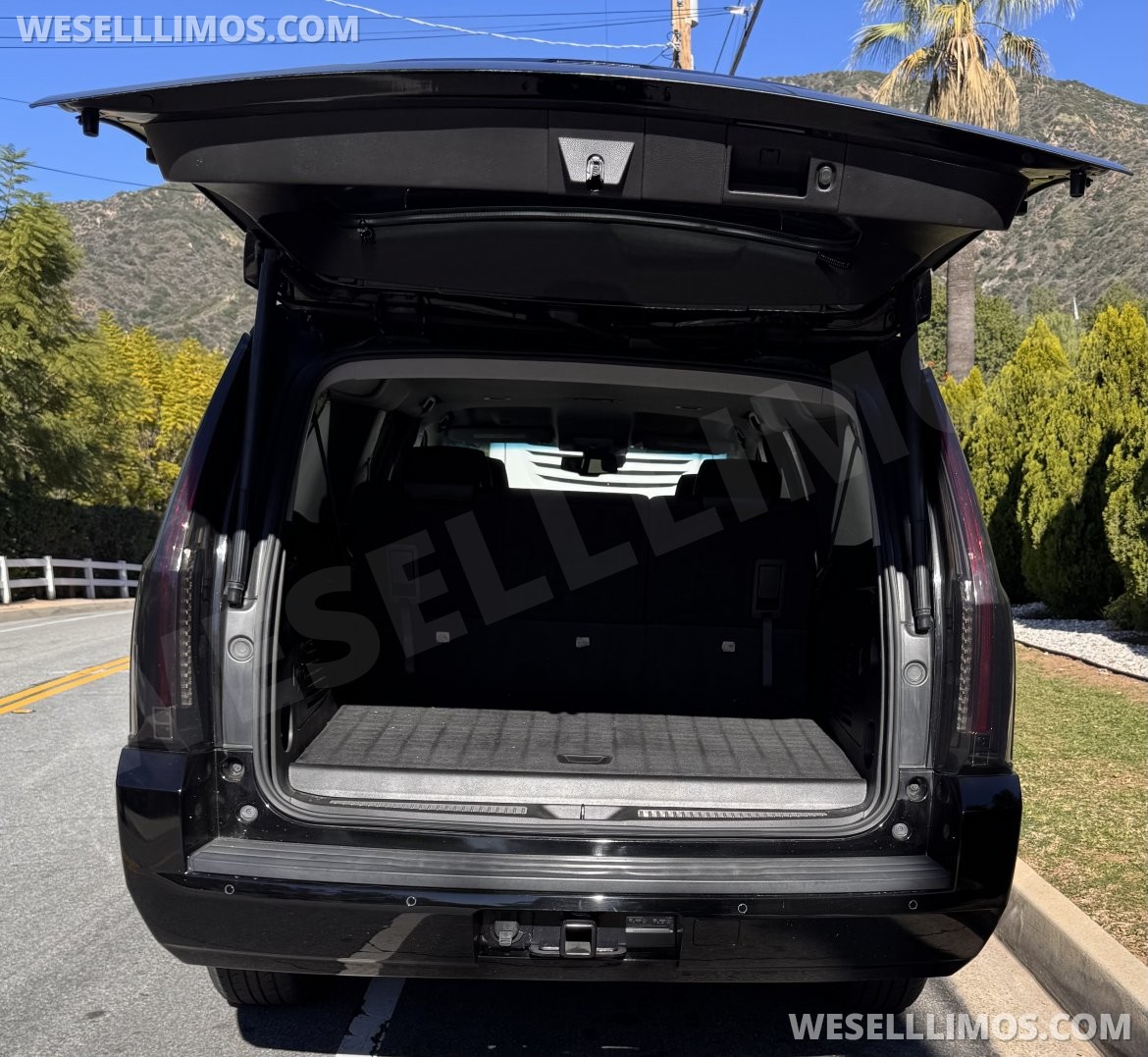 Photo of SUV for sale: 2018 Chevrolet Chevy Suburban 17" by GM