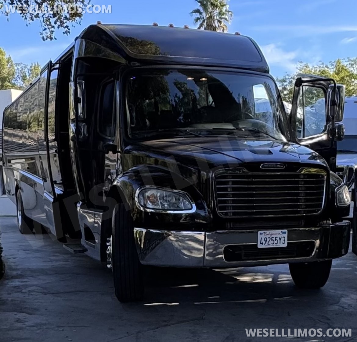 Photo of Shuttle Bus for sale: 2015 Freightliner M2 45" by Executive coach