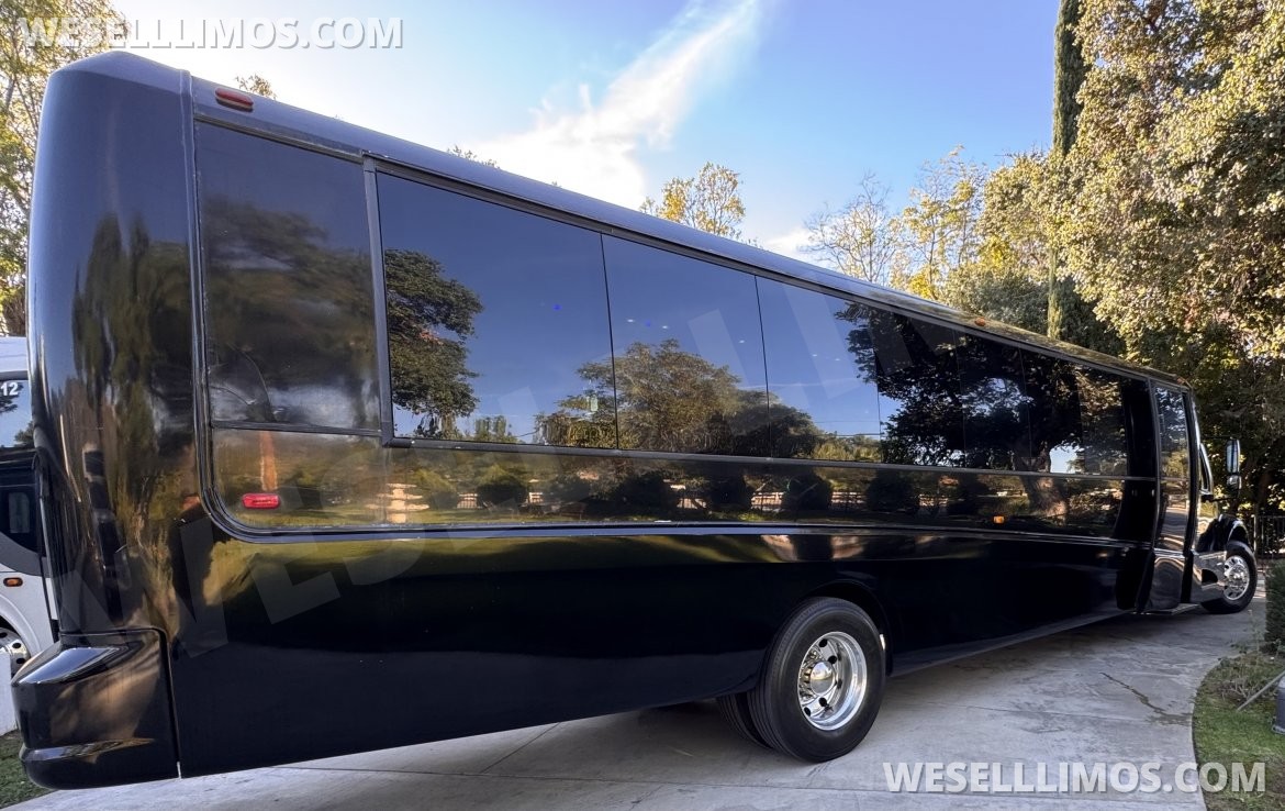 Photo of Shuttle Bus for sale: 2015 Freightliner M2 45" by Executive coach