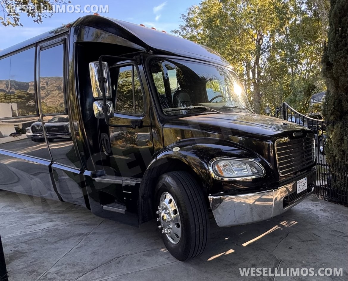 Photo of Shuttle Bus for sale: 2015 Freightliner M2 45" by Executive coach