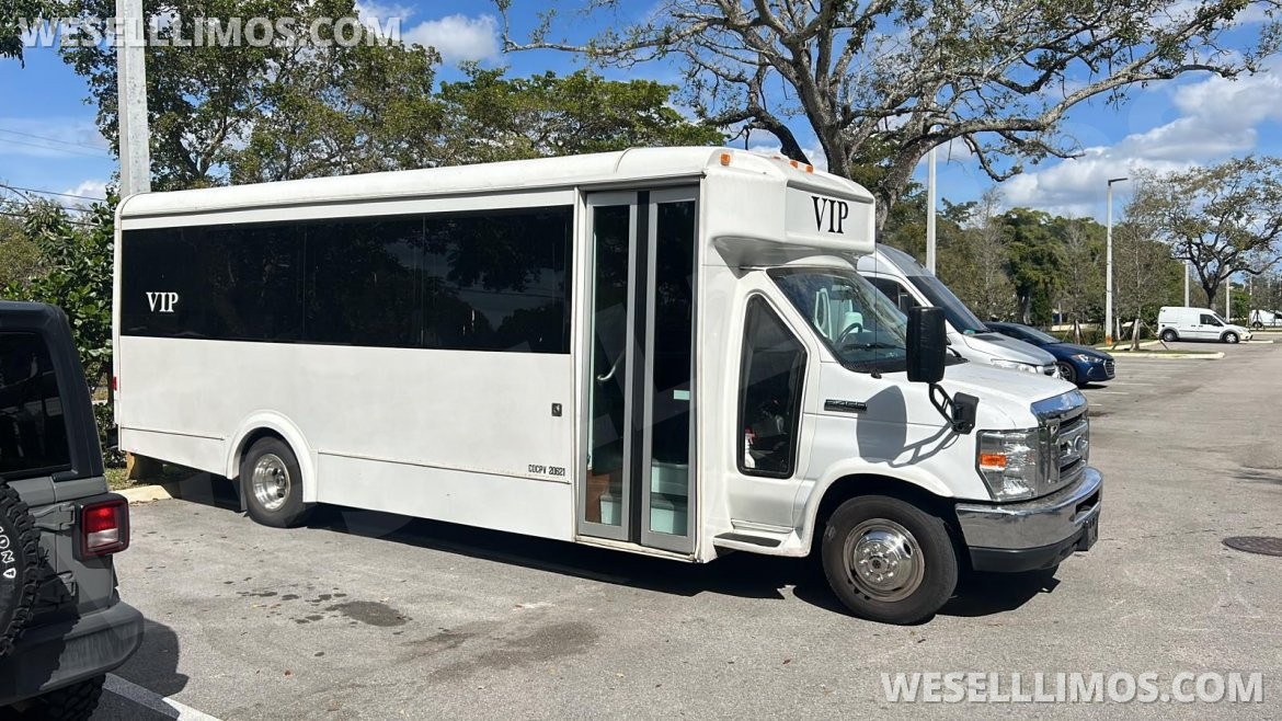 Photo of Limo Bus for sale: 2014 Ford E-450 by LGE