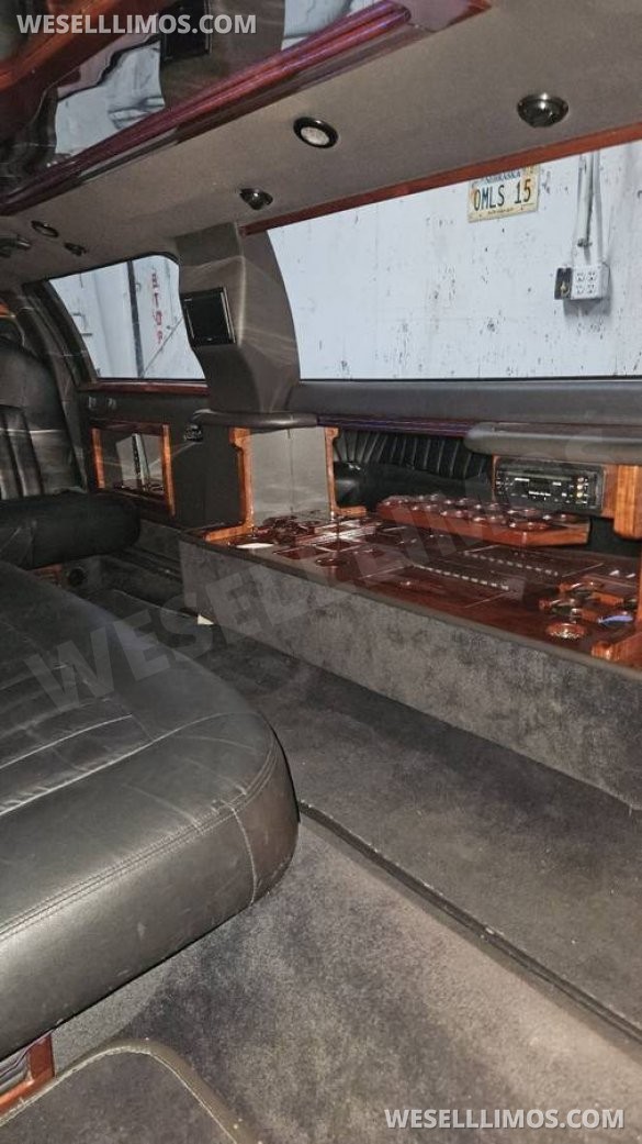 2007 Lincoln Towncar Limousine for Sale in Papillion, NE - Photo 2
