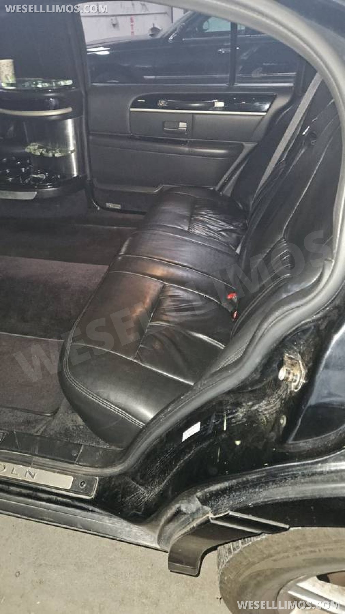 Photo of Limousine for sale: 2011 Lincoln Towncar 120" by Krystal