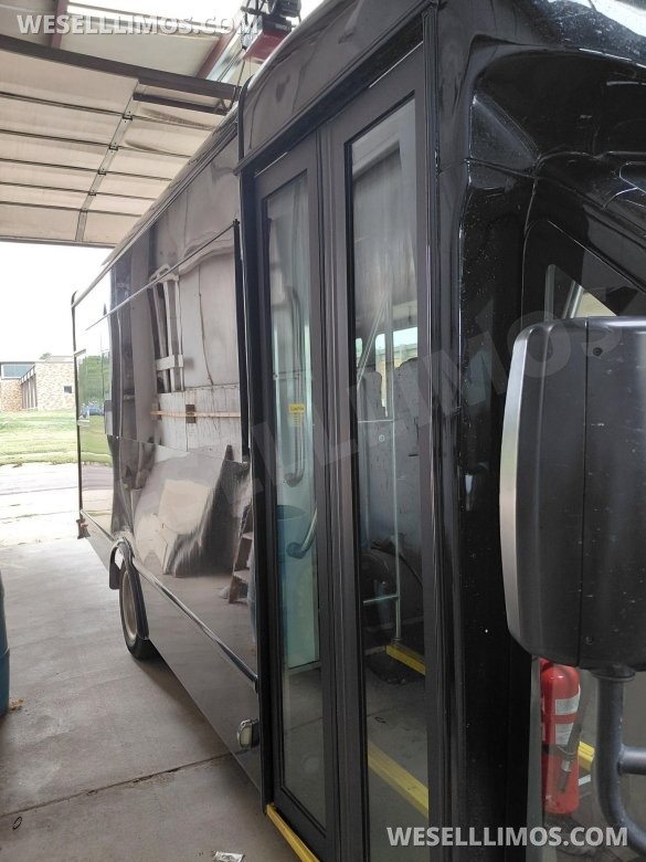 2018 Ford T350 Shuttle Bus for Sale in Papillion, NE - Photo 2