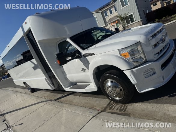 2012 Ford F550 Limo Bus for Sale in Livermore, CA - Photo 2