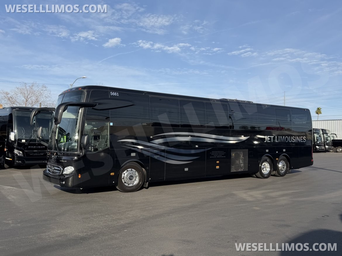 Motorcoach for sale: 2024 Mercedes-Benz Tourrider Motorcoach 45"