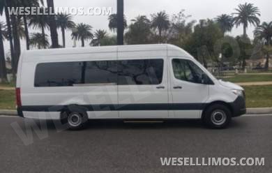 2019 Mercedes Benz 2500 Sprinter Executive Limo Party bus