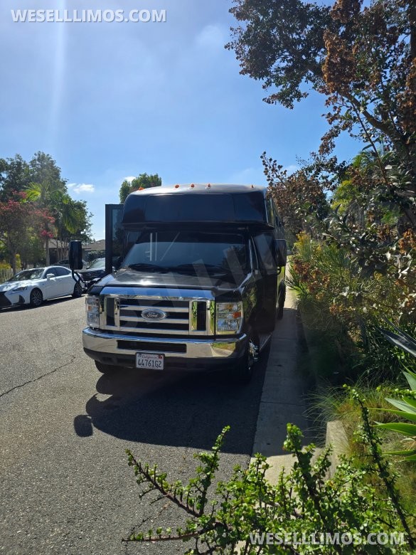 2017 Ford E450 Limo Bus for Sale in Anaheim, CA - Photo 3