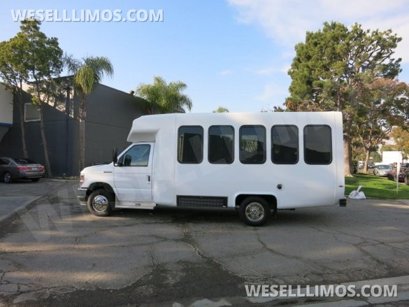 2023 Diamond Coach Ford E-450 ADA Shuttle Bus