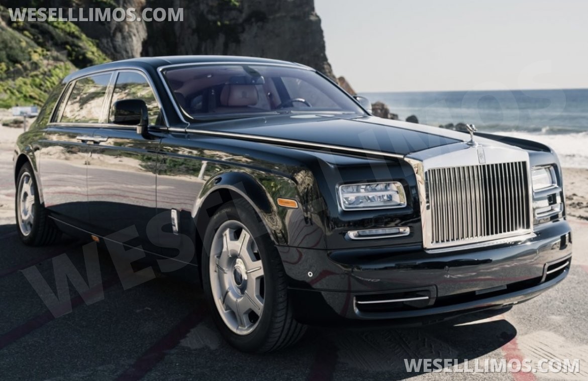 Photo of Sedan for sale: 2015 Rolls-Royce Phantom Long base by Wynn Casino