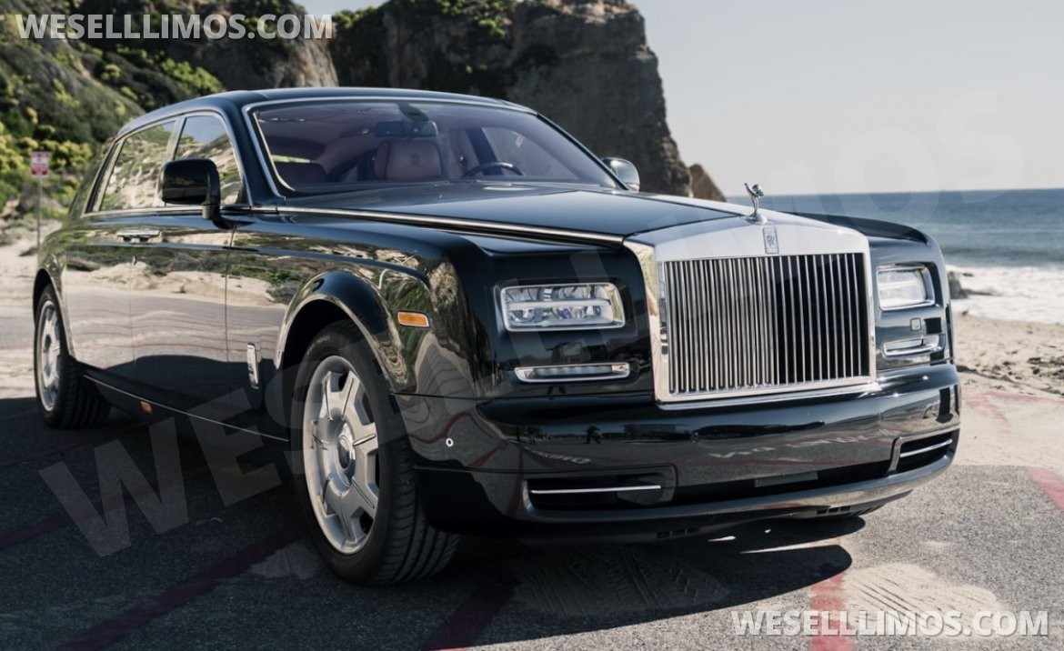 Photo of Sedan for sale: 2015 Rolls-Royce Phantom Long base by Wynn Casino