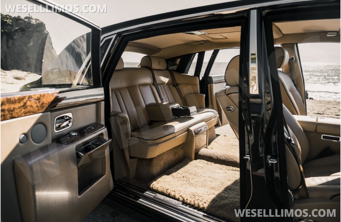 Photo of Sedan for sale: 2015 Rolls-Royce Phantom Long base by Wynn Casino