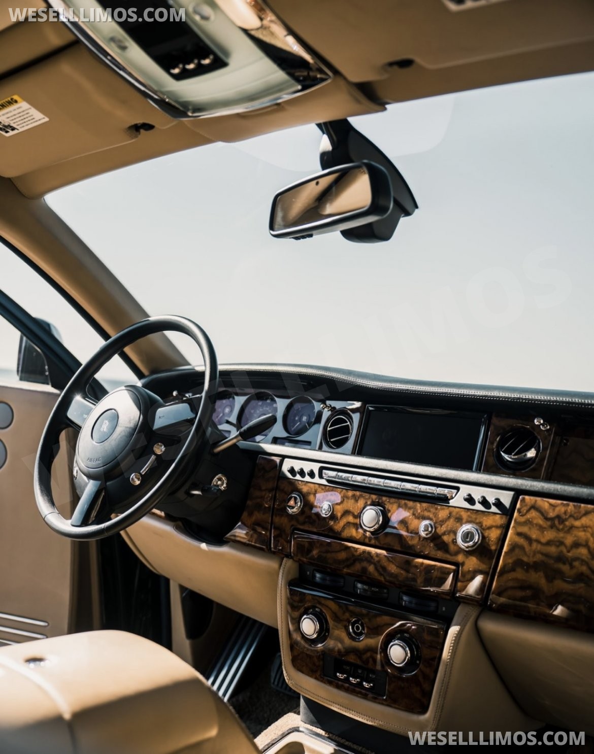 Photo of Sedan for sale: 2015 Rolls-Royce Phantom Long base by Wynn Casino