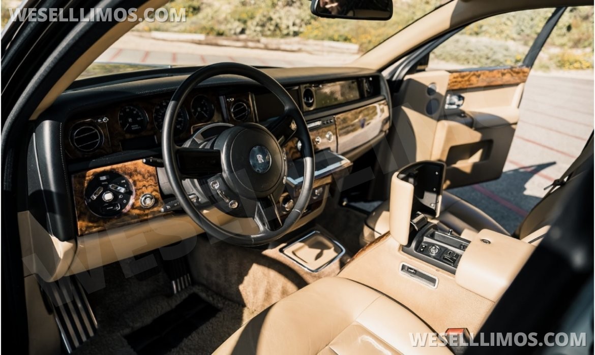 Photo of Sedan for sale: 2015 Rolls-Royce Phantom Long base by Wynn Casino