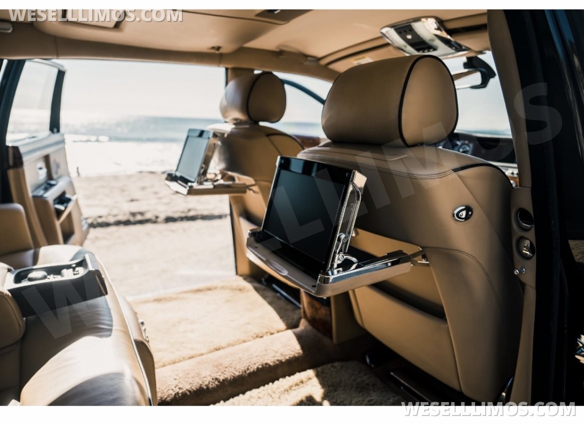 Photo of Sedan for sale: 2015 Rolls-Royce Phantom Long base by Wynn Casino