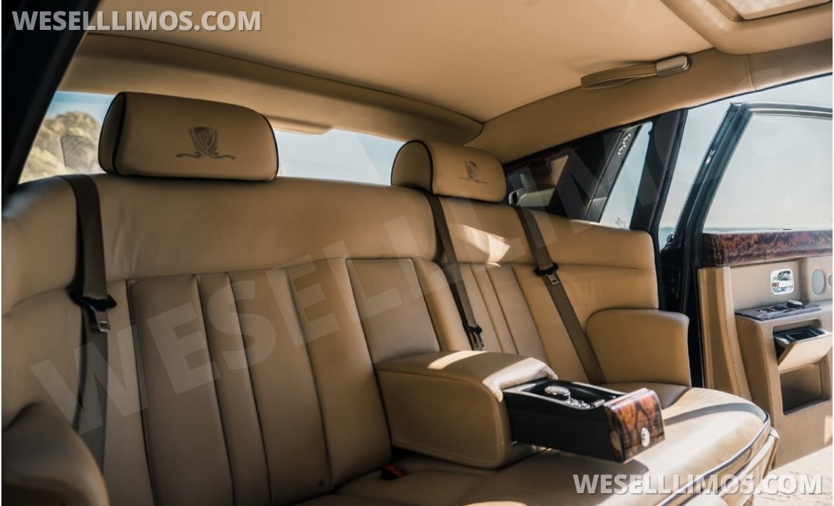 Photo of Sedan for sale: 2015 Rolls-Royce Phantom Long base by Wynn Casino