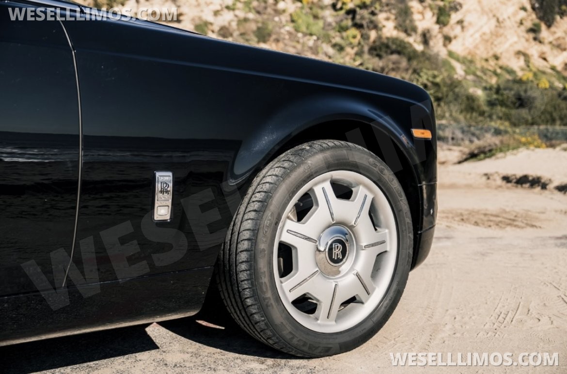 Photo of Sedan for sale: 2015 Rolls-Royce Phantom Long base by Wynn Casino