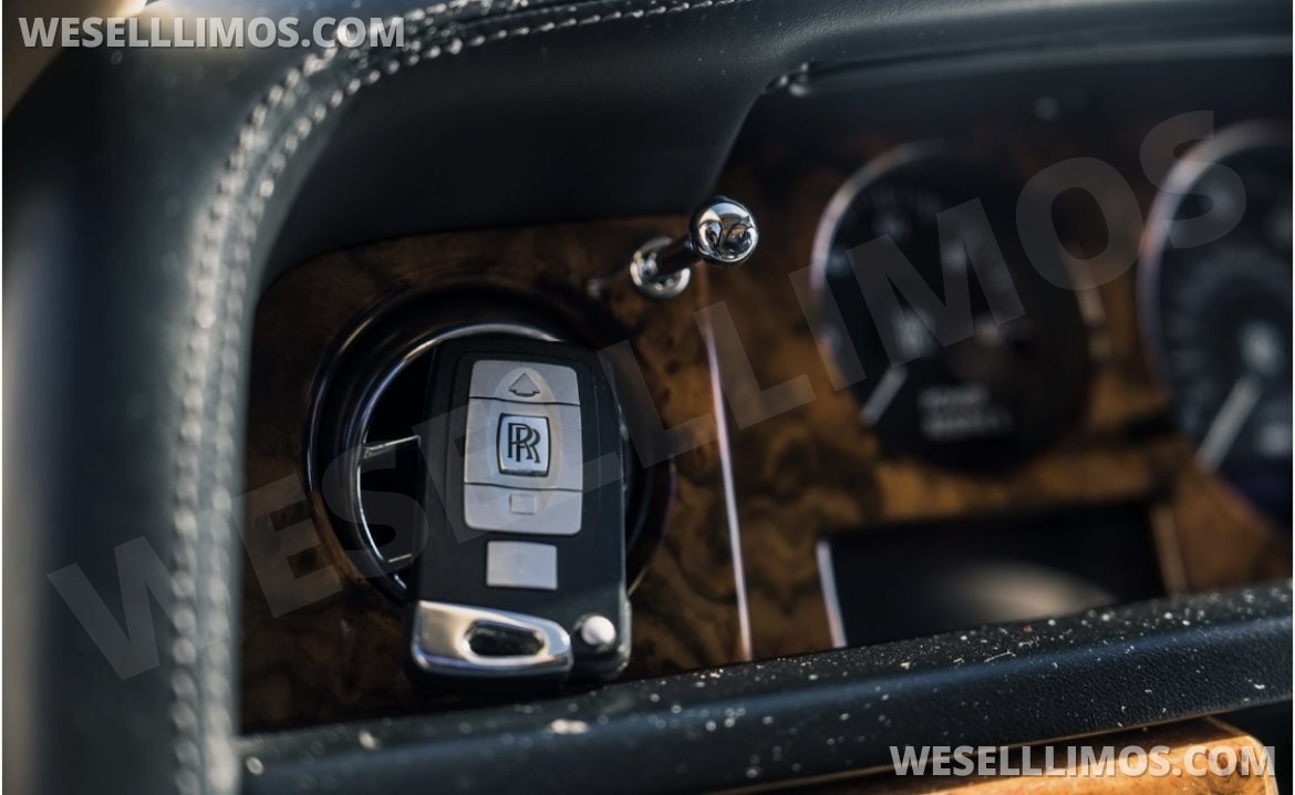 Photo of Sedan for sale: 2015 Rolls-Royce Phantom Long base by Wynn Casino