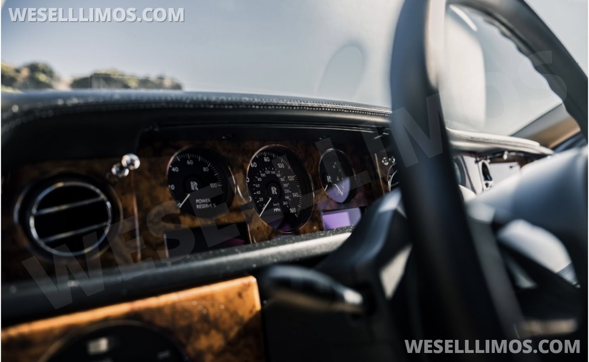 Photo of Sedan for sale: 2015 Rolls-Royce Phantom Long base by Wynn Casino