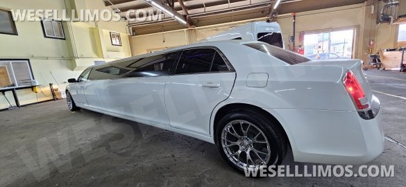 2013 Chrysler 300  Limousine
