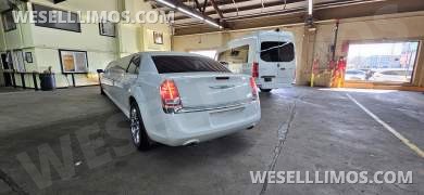 2013 Chrysler 300  Limousine