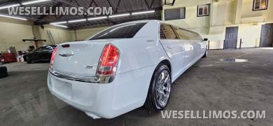 2013 Chrysler 300  Limousine