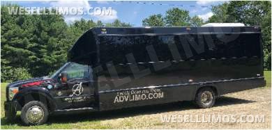 2012 Ford F550 Tiffany Limousine Bus. New Ford Crate Engine with 7,000 miles on it