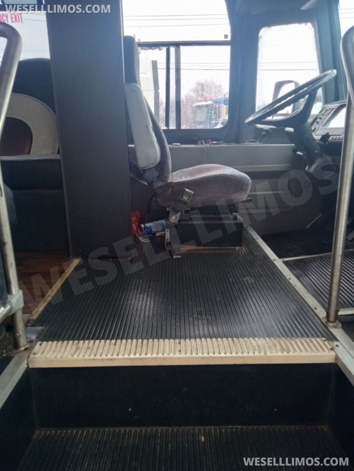 Photo of Limo Bus for sale: 2000 Freightliner Fb 65 30" by Private