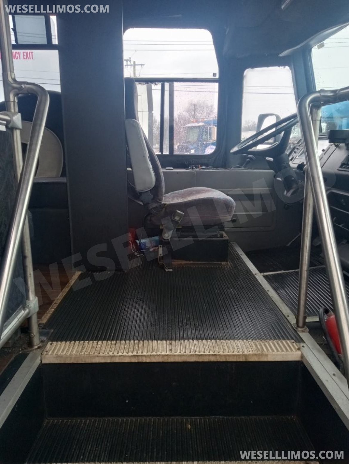 Photo of Limo Bus for sale: 2000 Freightliner Fb 65 30" by Private