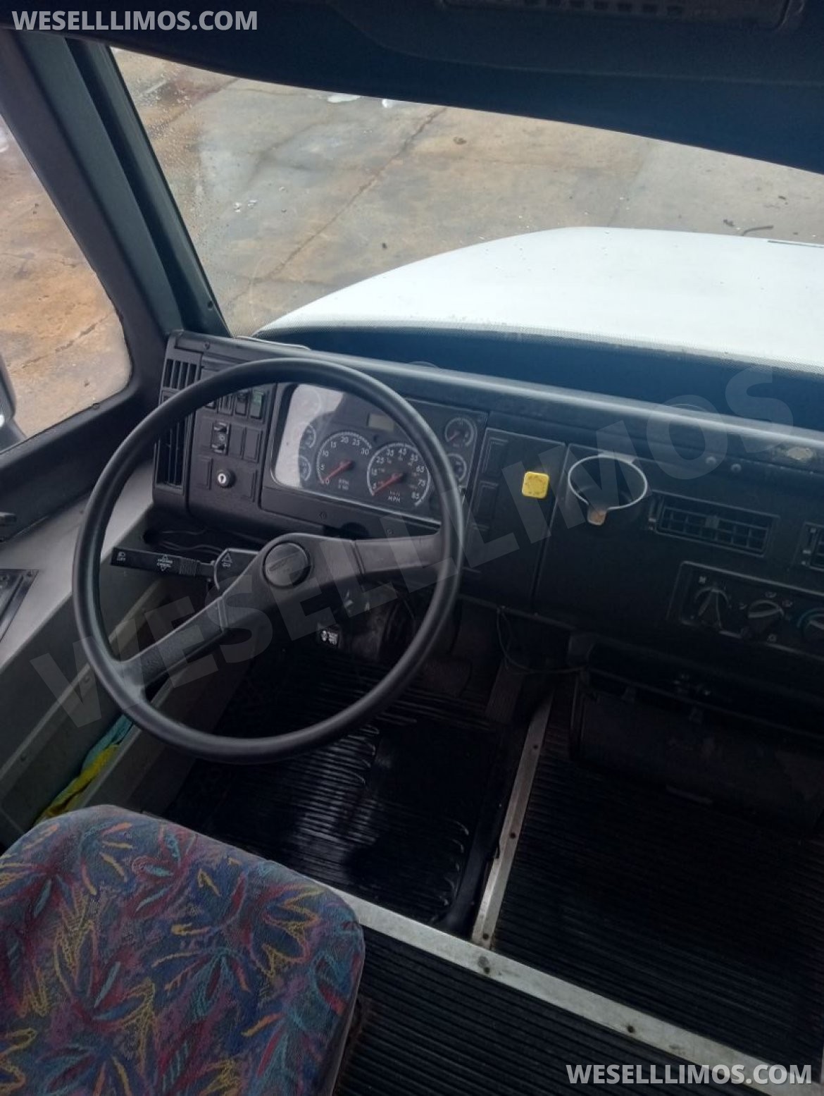 Photo of Limo Bus for sale: 2000 Freightliner Fb 65 30" by Private