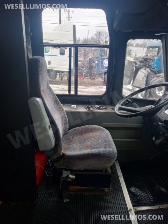 2000 Private  Freightliner Fb 65 Limo Bus