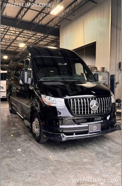2025 170 Sprinter Limo Interior