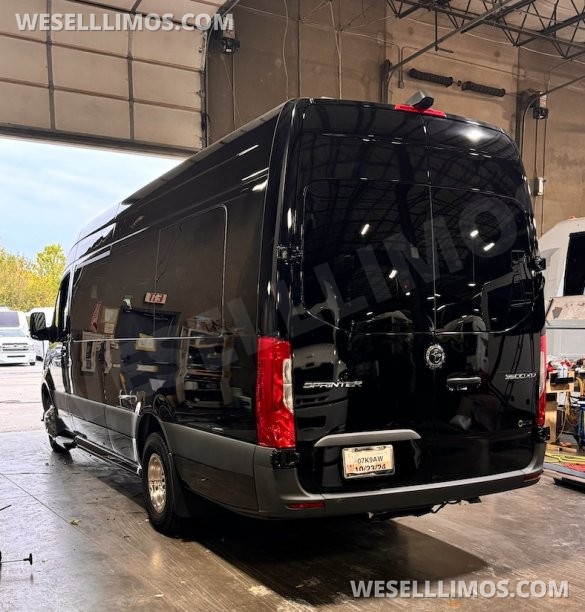 2025 170 Sprinter Limo Interior