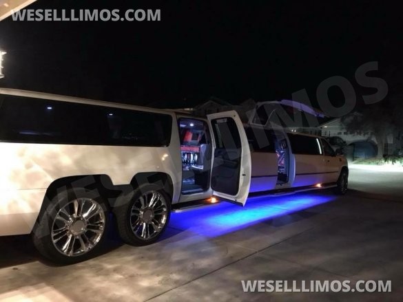 MUST SELL NOW.   2014 Limos By Moonlight Chevrolet Suburban (Suburbalade) SUV Stretch