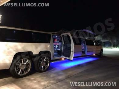 MUST SELL NOW.   2014 Limos By Moonlight Chevrolet Suburban (Suburbalade) SUV Stretch