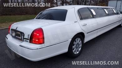 2005 Lincoln Town Car Limousine for Sale in PLAINVIEW, New York, US - Photo 3