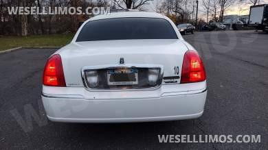 2005 Lincoln Town Car Limousine for Sale in PLAINVIEW, New York, US - Photo 4