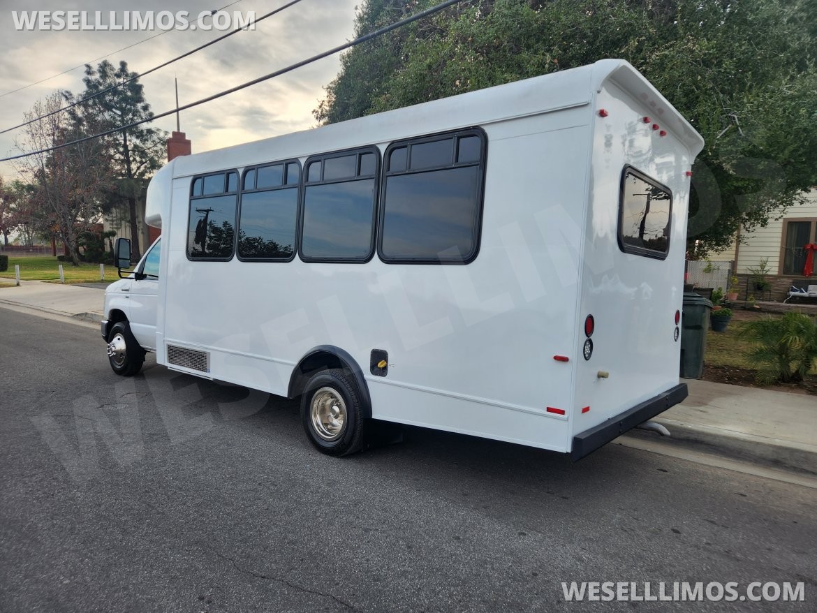 2014 Ford E450 Limo Bus - Photo 3