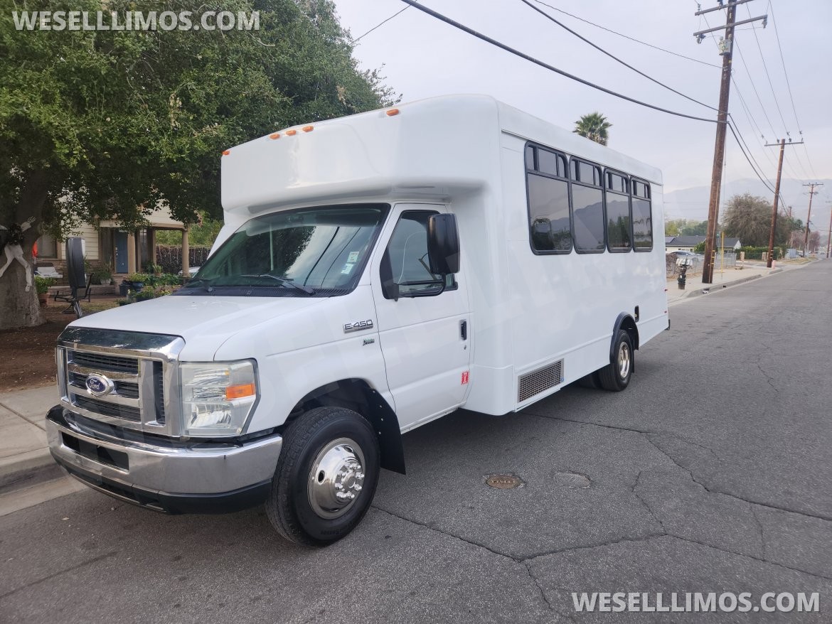 2014 Ford E450 Limo Bus - Photo 5