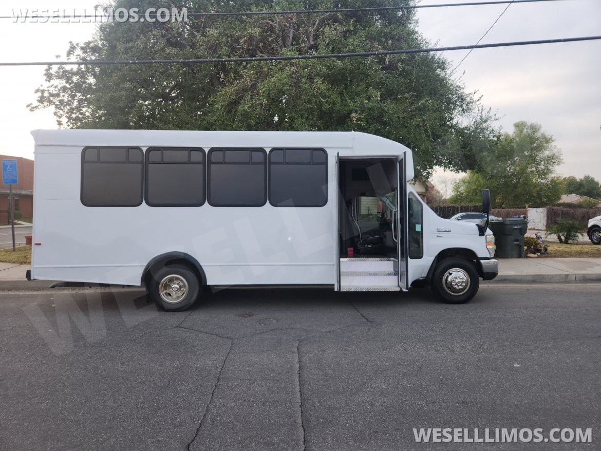 Limo Bus for Sale in Fontana, CA - Photo 7