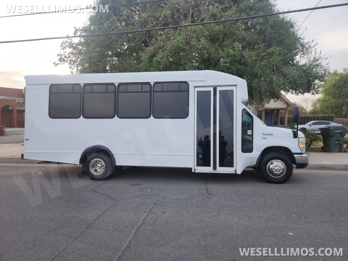 Limo Bus for Sale in Fontana, CA - Photo 8