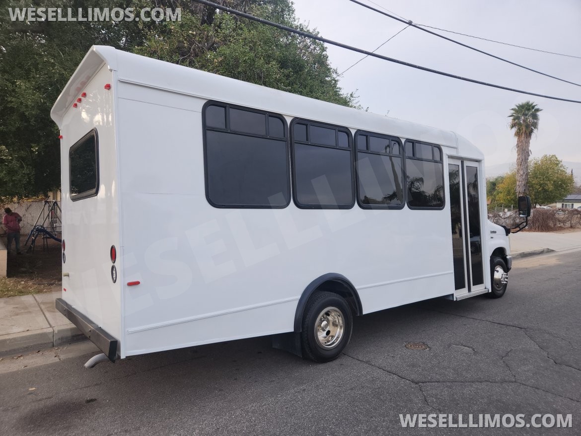 Limo Bus for Sale in Fontana, CA - Photo 10